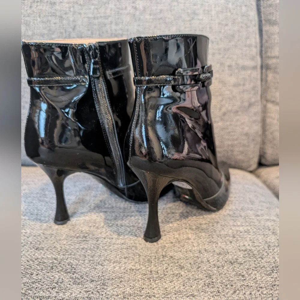NeroGiardini Pointed Toe Bootie